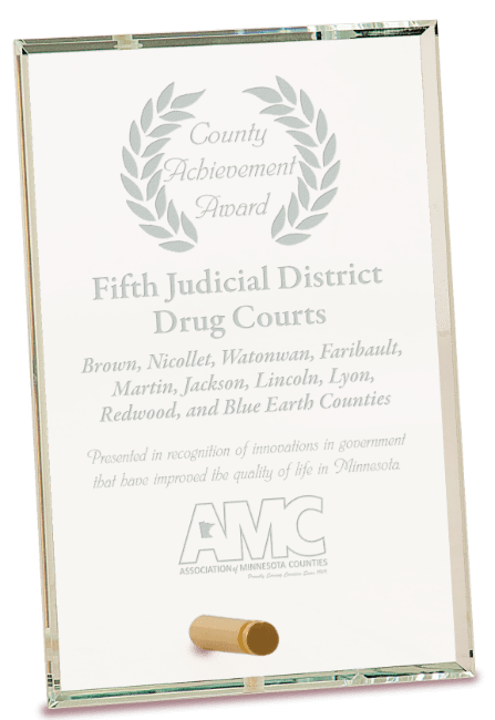 Premier Glass Plaque with Gold Peg Stand (Plaque: 4" x 6" Vertical Glass w/Gold Peg Stand)